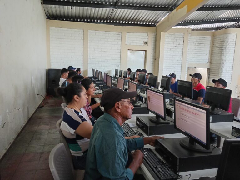 Conductores de San Miguel Norte ponen fin a décadas de manejar sin Licencia de Conducir